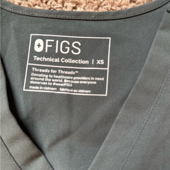 Figs set in Dark Green - Picture 3 of 4